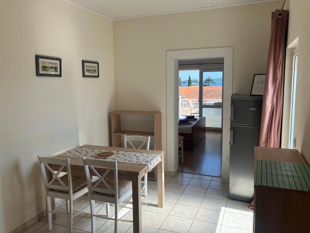 Apartmani Fani 2 Min Walking From Sea Orebić Екстериор снимка